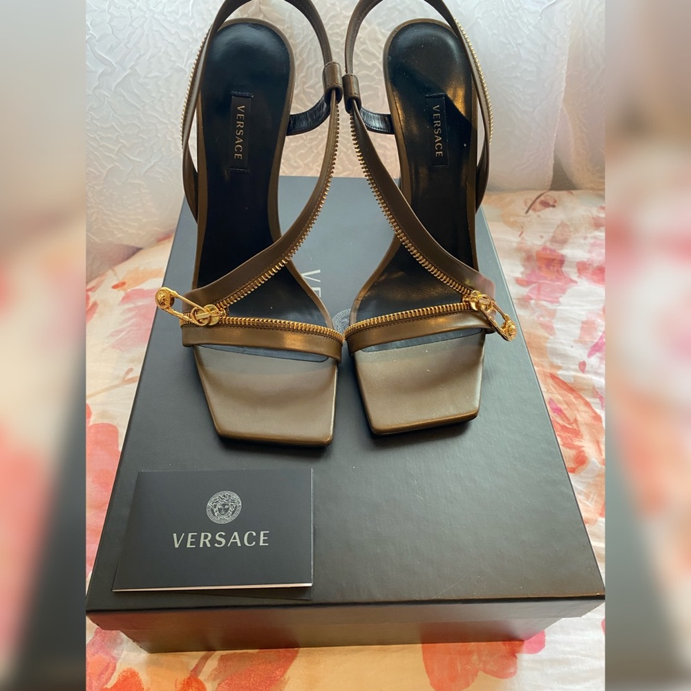 Versace Saftey Pin Zipper Slingback Sandal 9.5 NWT Brown